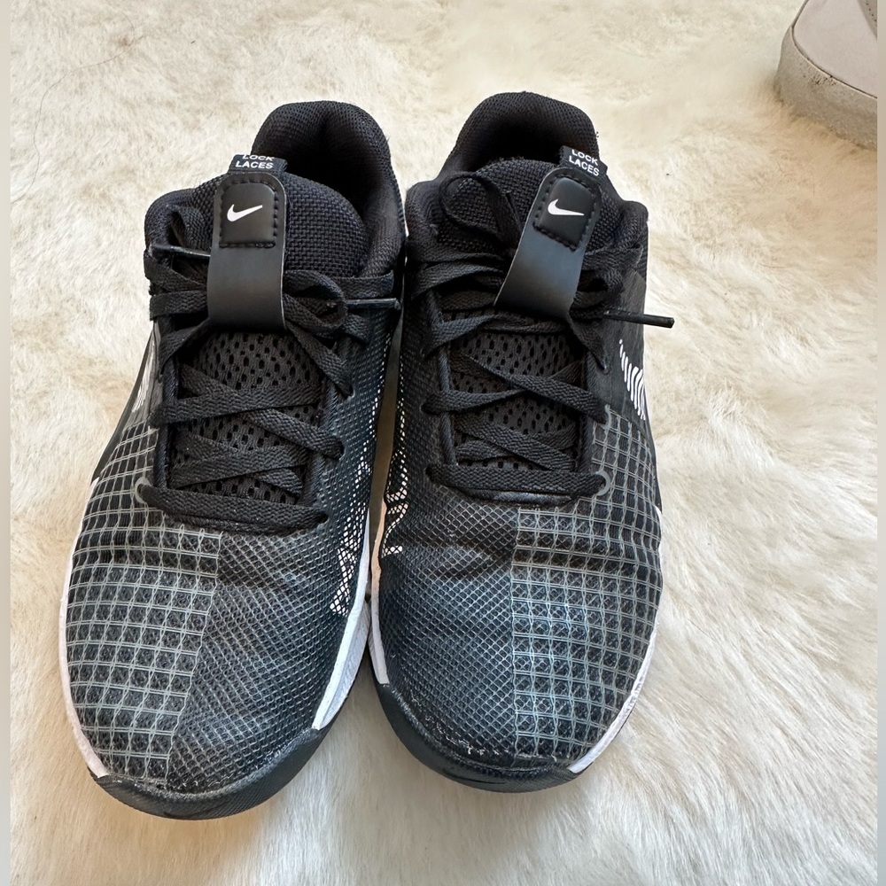Women’s Nike Metcon Size 6